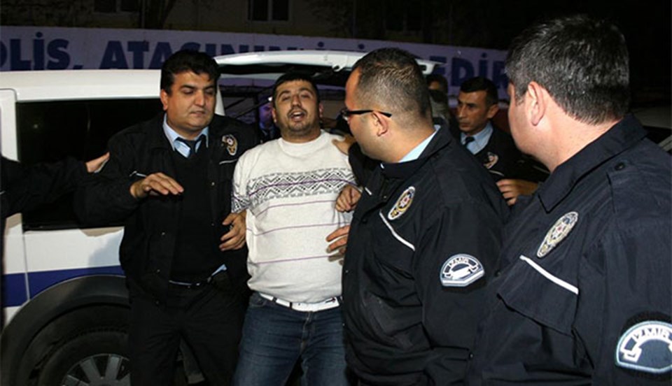 Polisten kaçan zanlı girdiği evde yakalandı - 1