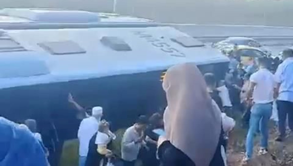 Arnavutköy'de İETT otobüsü kaza yaptı: Olay yerine ekipler sevk edildi Arnavutköy'de İETT otobüsü kaza yaptı: Olay yerine ekipler sevk edildi