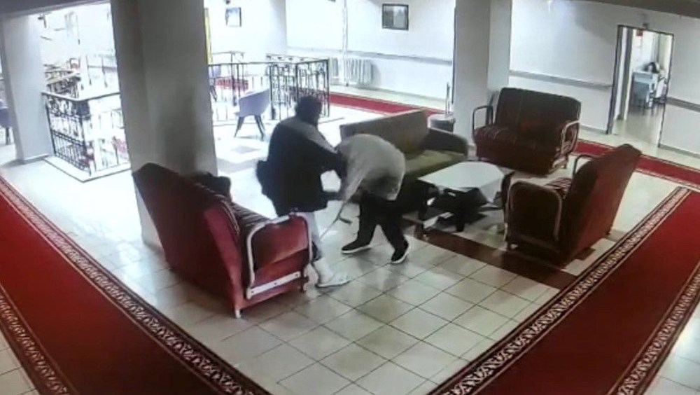 Huzurevinde ölümle biten bastonlu kavga: 78 yaşındaki adama
7,5 yıl hapis cezası - 4