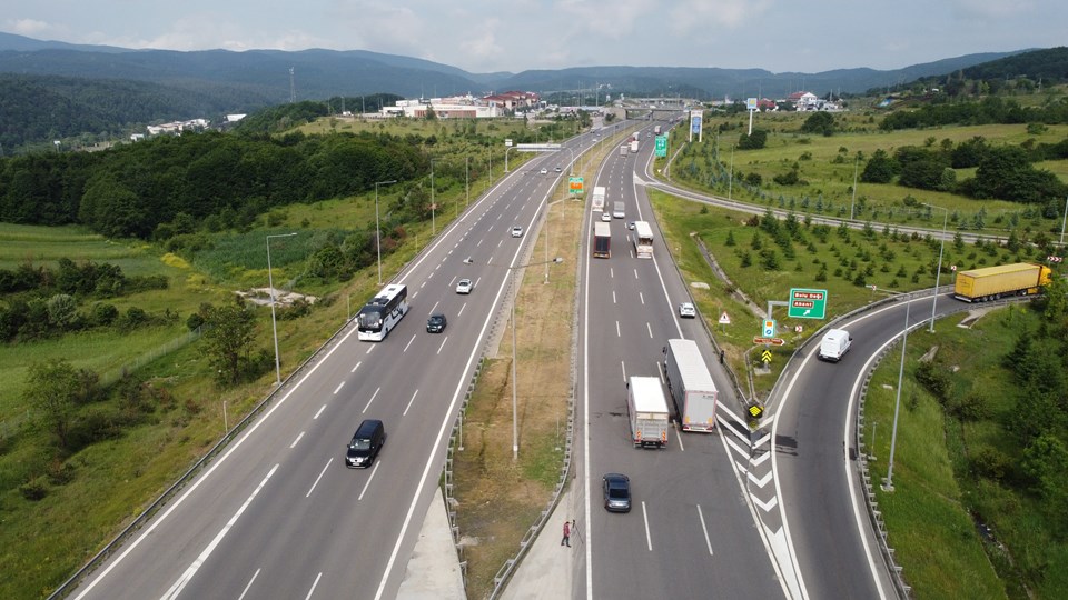 Anadolu Otoyolu'nun Bolu geçişinde İstanbul istikameti ulaşıma açıldı - 2