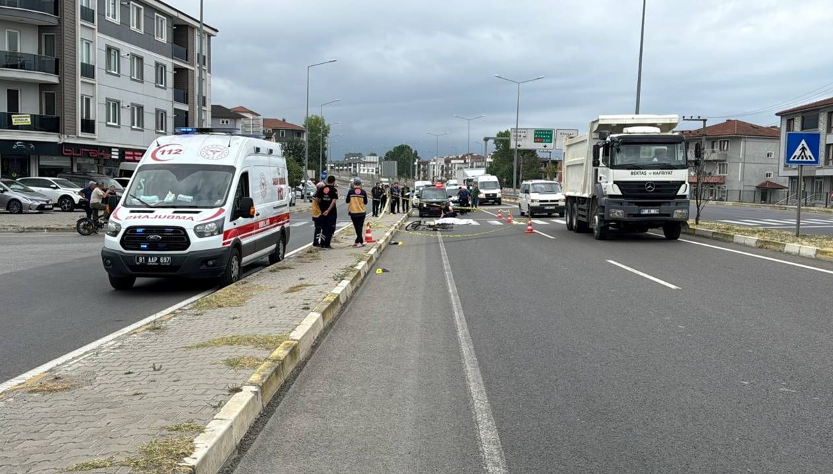 Minibüsün çarptığı bisikletli öldü Minibüsün çarptığı bisikletli öldü