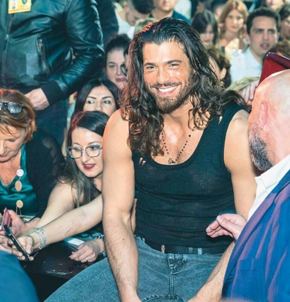 Can Yaman yardım projesi için İtalya turunda - 5