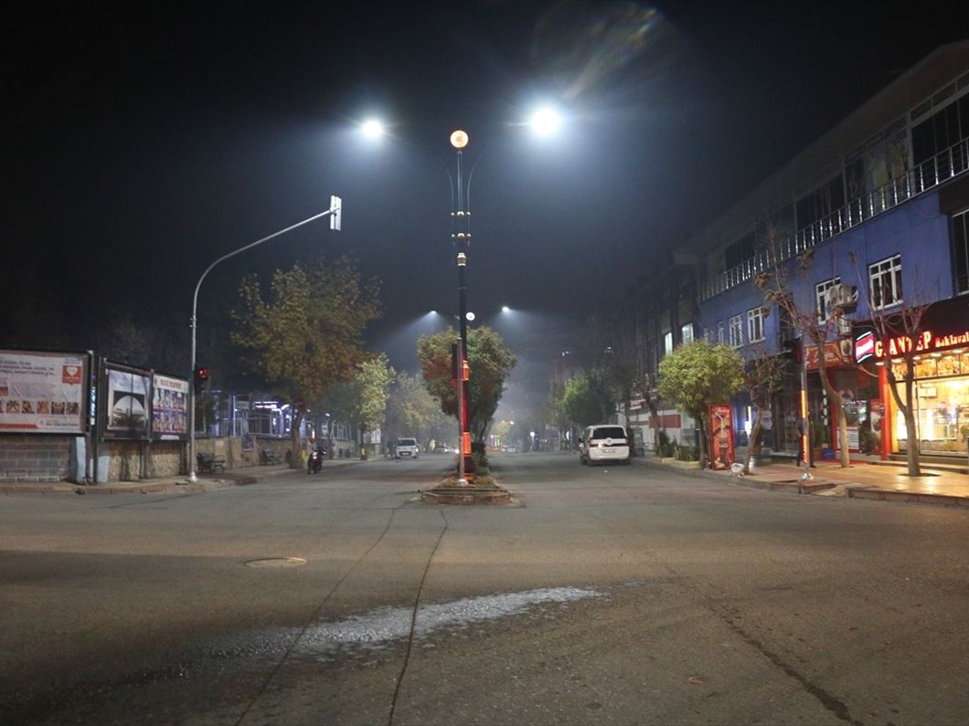 56 saatlik sokak kisitlamasi basladi