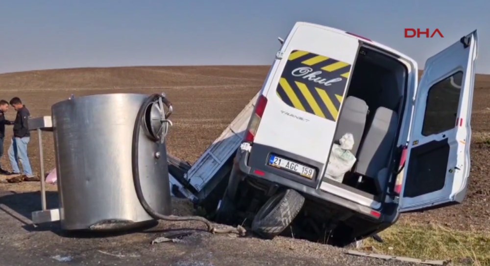 Öğretmen servisi kamyonetin altında kaldı: 12'si öğretmen 14 yaralı - 2