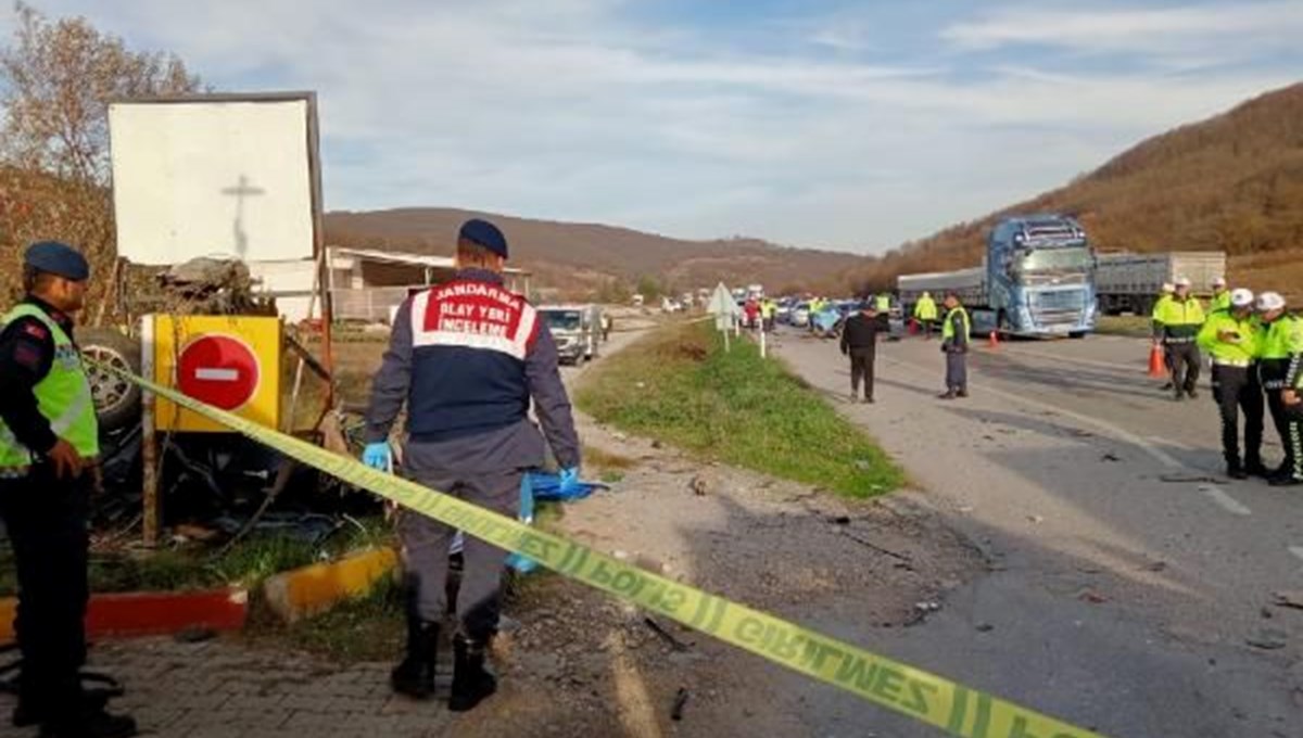 Samsun’da otomobil yolcu otobüsüyle çarpıştı: 2 ölü, 3 yaralı