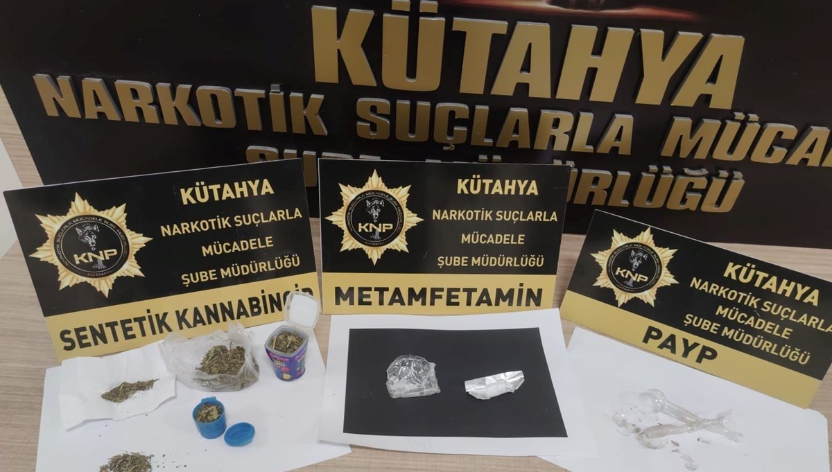 Kütahya’da evinde uyuşturucu satan şahıs tutuklandı Kütahya’da evinde uyuşturucu satan şahıs tutuklandı