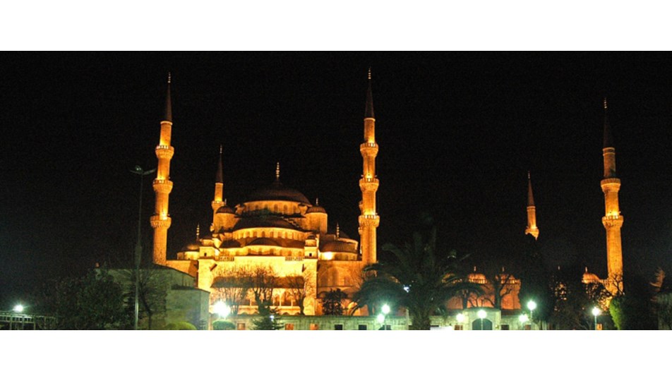 Sultanahmet Camisi'ne turistik düzenleme