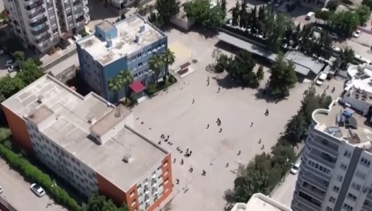 Adana'da hasarlı bina endişesi Adana'da hasarlı bina endişesi