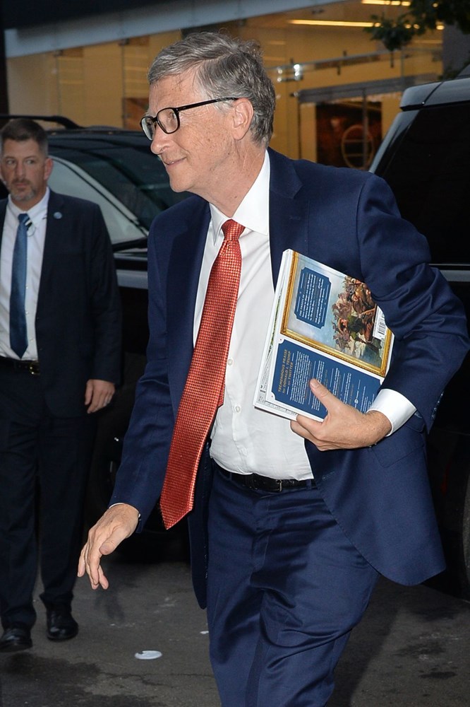 bill gates hamburger kuyrugunda