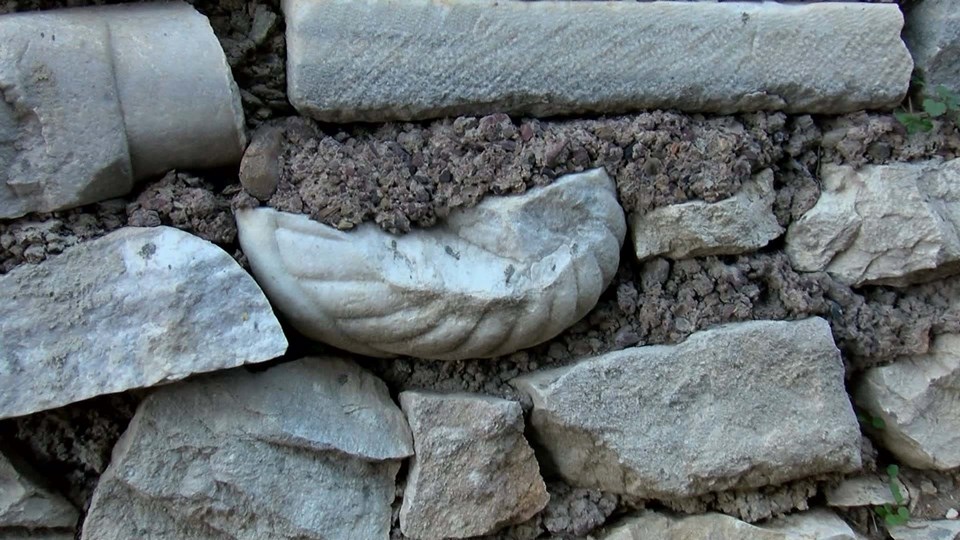 Şile'de tarihi mezar taşlarının mezarlık duvarında kullanıldığı ortaya çıktı - 3