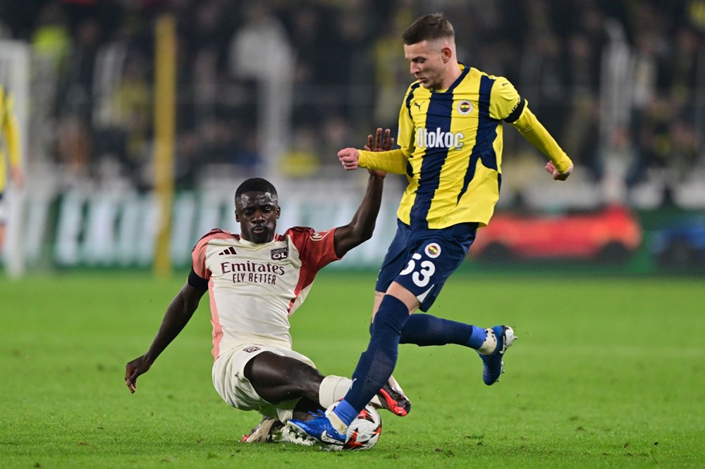 Kadıköy'de gol sesi çıkmadı: Fenerbahçe ve Lyon puanları paylaştı - 7