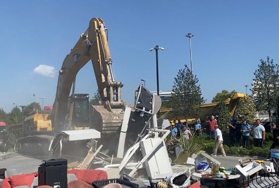 Zeytinburnu'na yıkım için giden İBB ekibini Valilik kararıyla polis durdurdu - 1