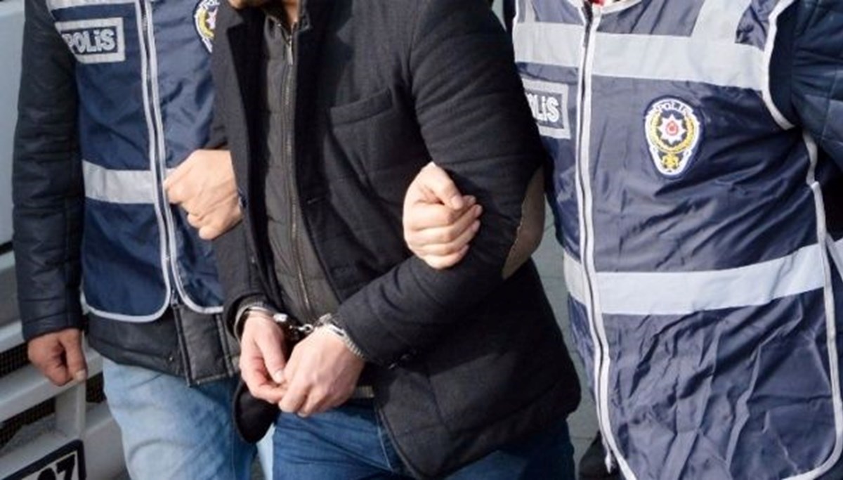 Balıkesir'de tarihi eser operasyonu: 94 adet sikke ele geçirildi Balıkesir'de tarihi eser operasyonu: 94 adet sikke ele geçirildi