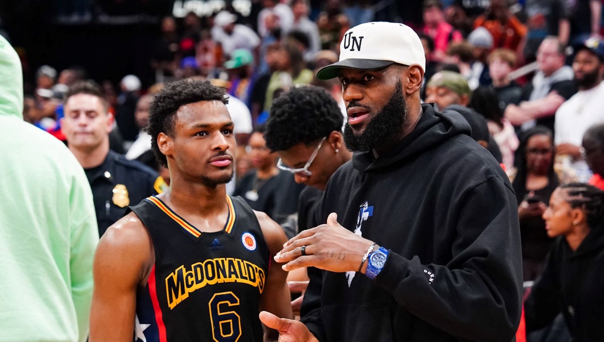 LeBron James'in oğlu Bronny'nin neden kalp krizi geçirdiği belli oldu LeBron James'in oğlu Bronny'nin neden kalp krizi geçirdiği belli oldu
