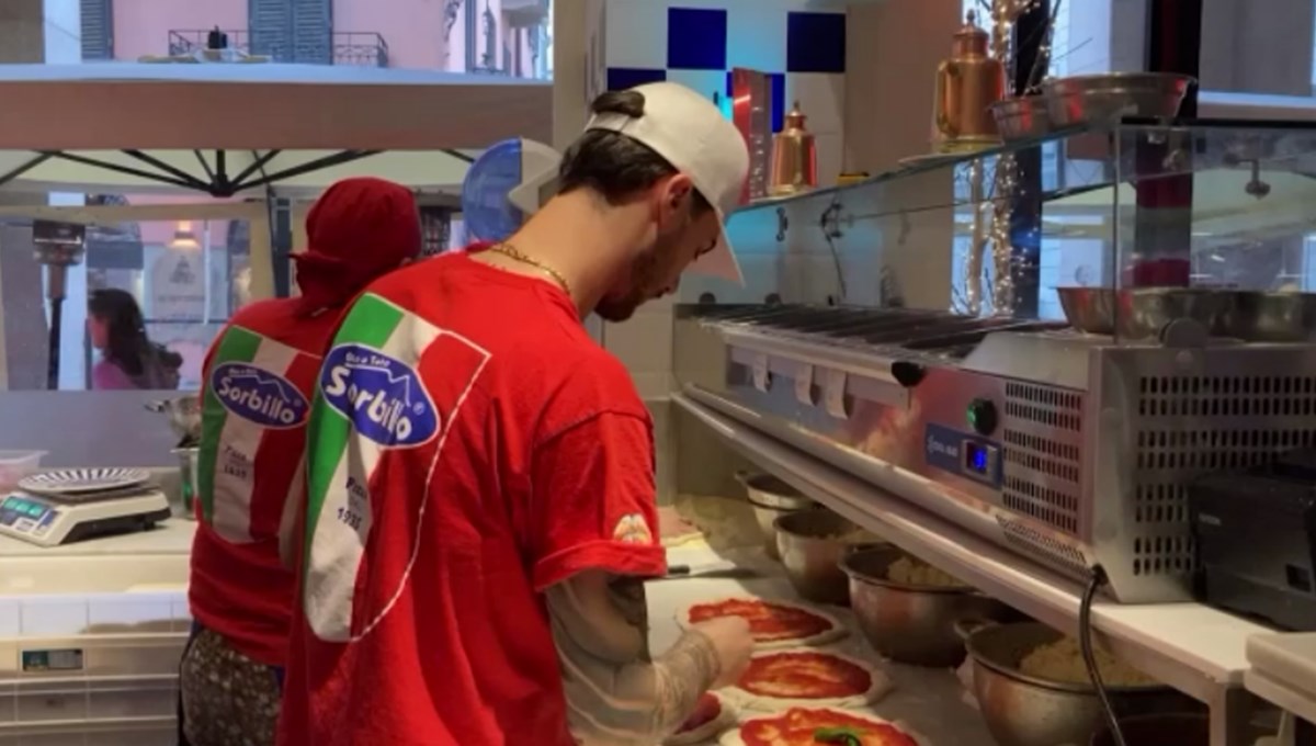 Ülke ikiye bölündü: İtalya'da ananaslı pizza tartışması