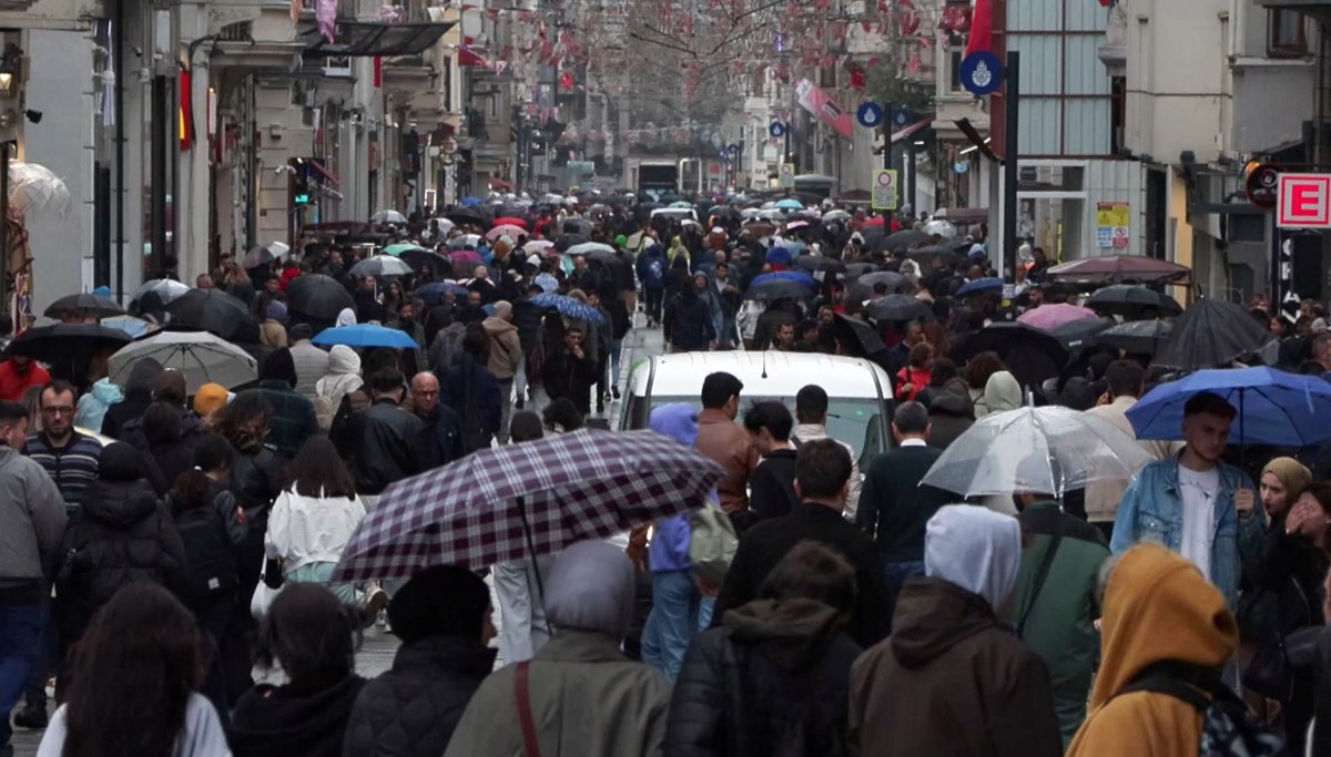 Boykot çağrısı Beyoğlu'nda karşılık bulmadı: Boykot çağrısı Beyoğlu'nda karşılık bulmadı: