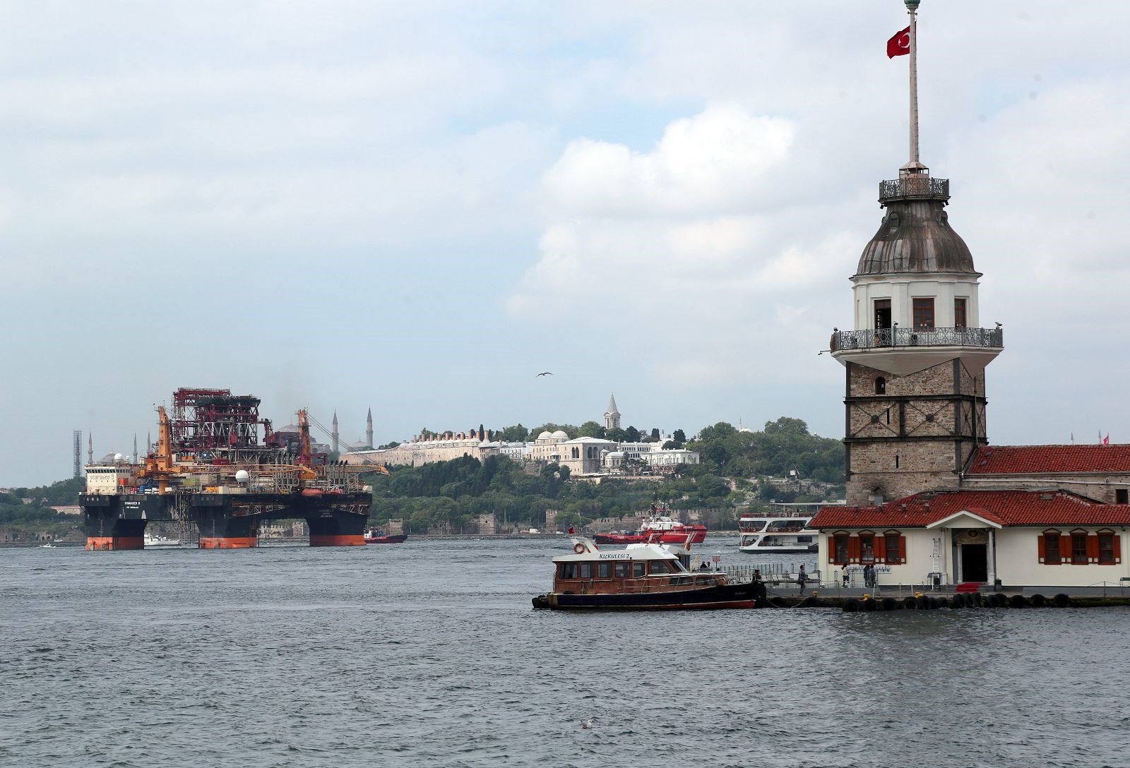 Dev Platform İstanbul Boğazı'ndan Geçti - Son Dakika Türkiye Haberleri ...