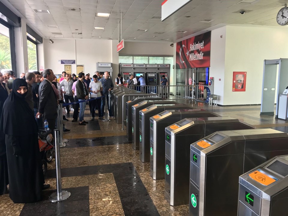 İstanbul'da yağış nedeniyle metro ve tramvay seferlerinde aksama - 1