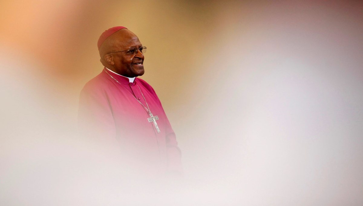 Nobel Ödüllü din adamı Desmond Tutu öldü