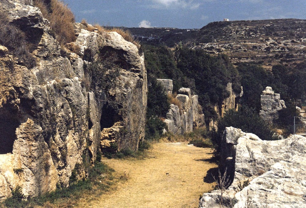 vespasianus titus tüneli, titus tüneli nerede, titus tüneli'nin özelliği, titus tüneli nasıl gidilir, beşikli mağara