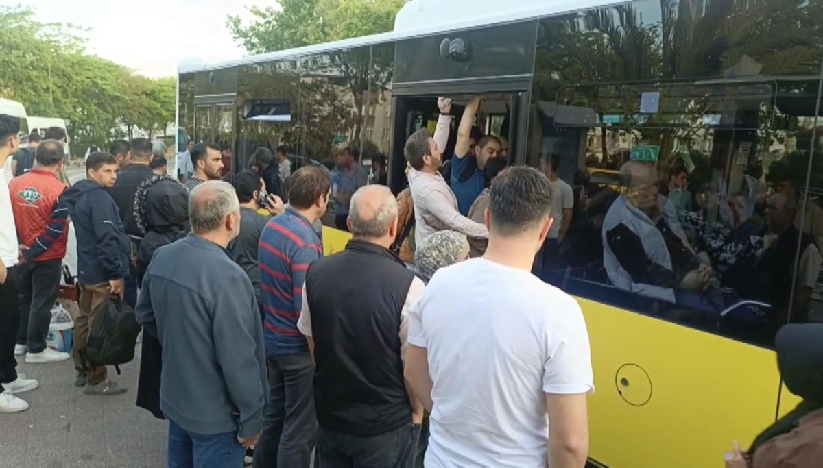 İstanbul'da halk otobüsleri kontak kapattı