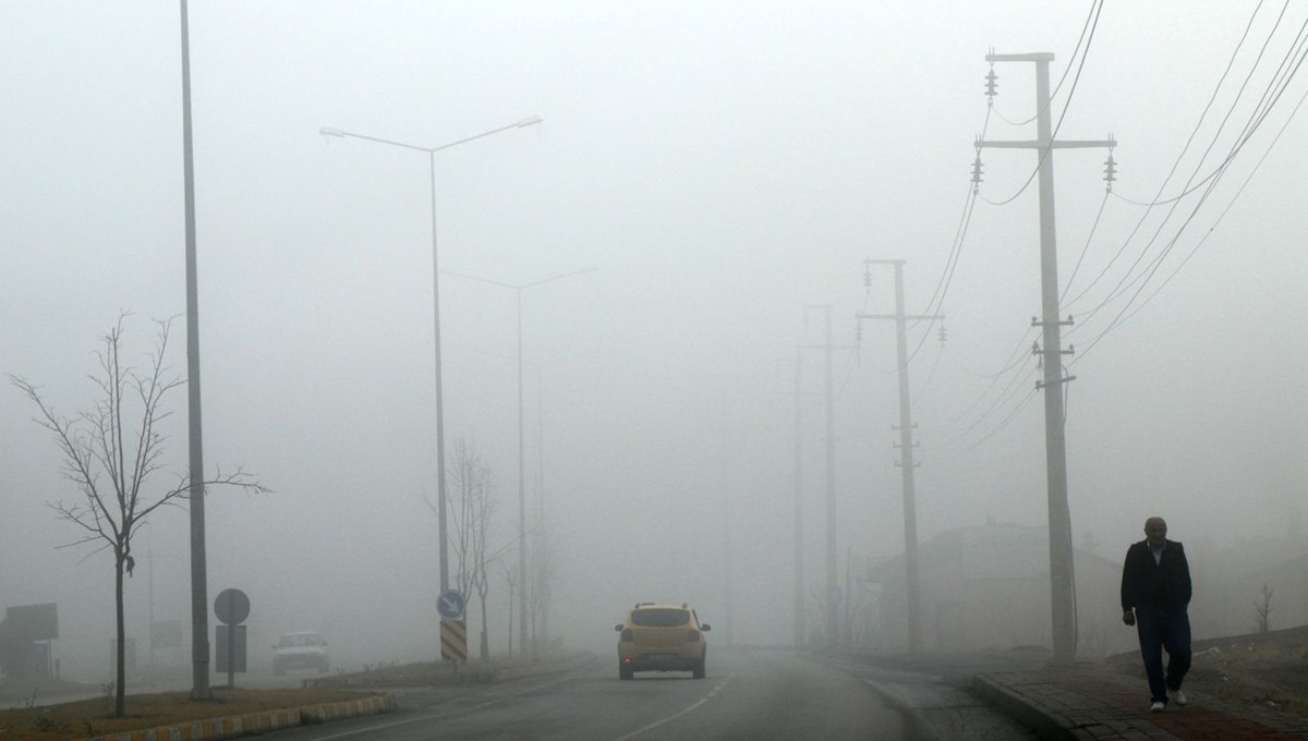 Erzincan’da sis etkisini sürdürdü