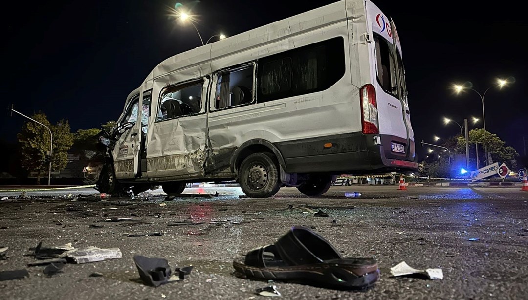 Gaziantep'te TIR işçi servisine çarptı: 13 yaralı