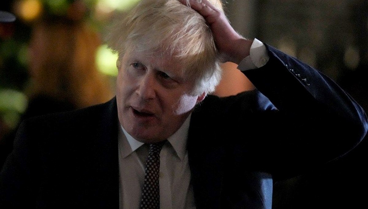Boris Johnson'a Noel partisi soruşturması açılmayacak