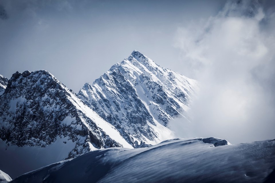 İsviçre Alplerindeki buzullar 1931'den bu yana yarı yarıya eridi - 1