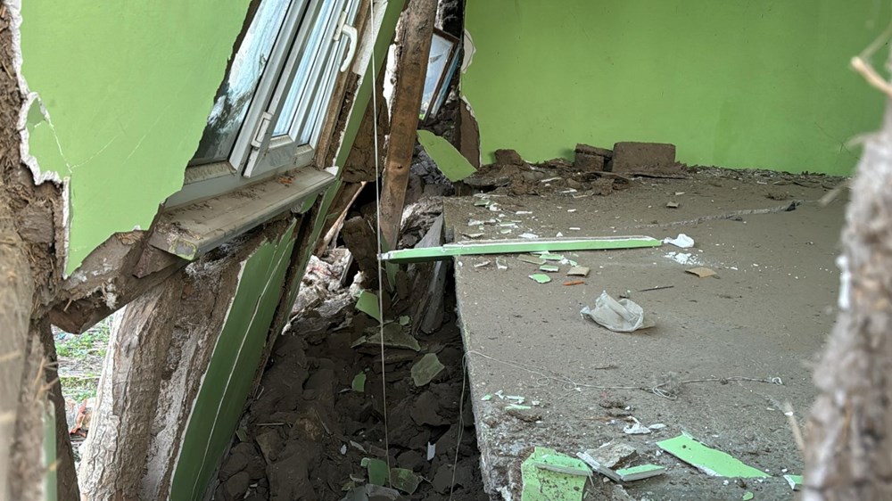 Tokat'ta depremin izleri gün ağarınca ortaya çıktı - 12
