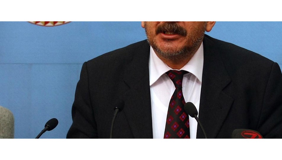 Uras’ın yeni parti çalışmaları devam ediyor