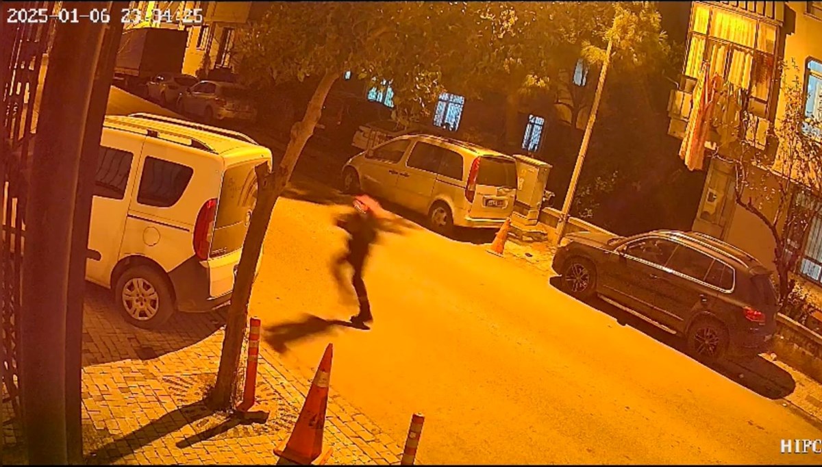 İstanbul'da satırlı silahlı kavga! Şüpheliler kaçtı, polis kovaladı: 14 gözaltı