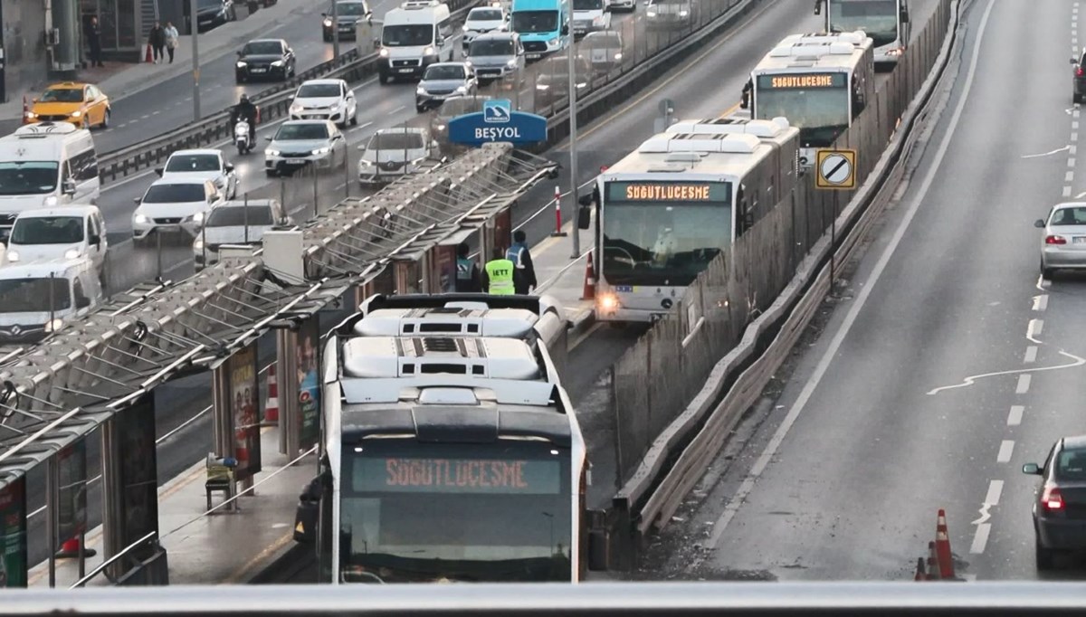 Beşyol metrobüs durağında 45 gün sürecek yenileme çalışması Beşyol metrobüs durağında 45 gün sürecek yenileme çalışması