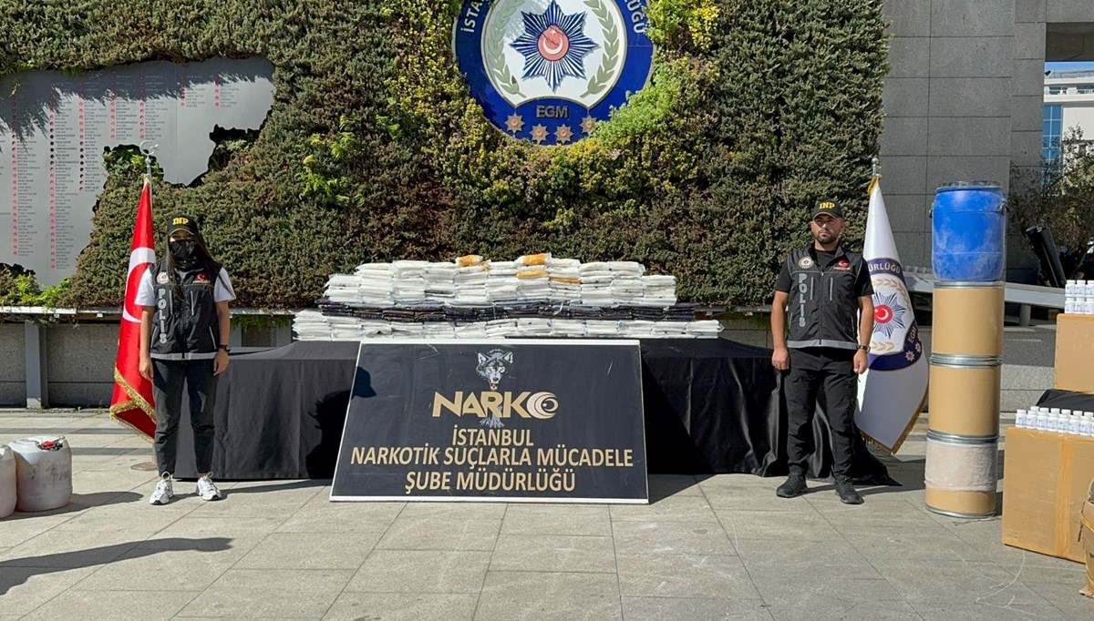 İstanbul'da 900 milyon liralık uyuşturucu ele geçirildi: 128 gözaltı İstanbul'da 900 milyon liralık uyuşturucu ele geçirildi: 128 gözaltı