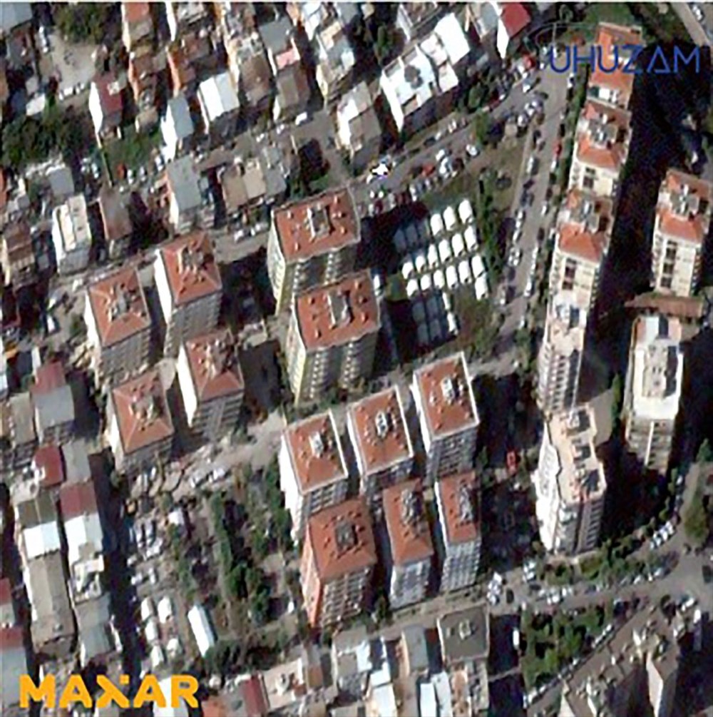 İzmir'deki yıkım uzaydan görüntülendi - 13