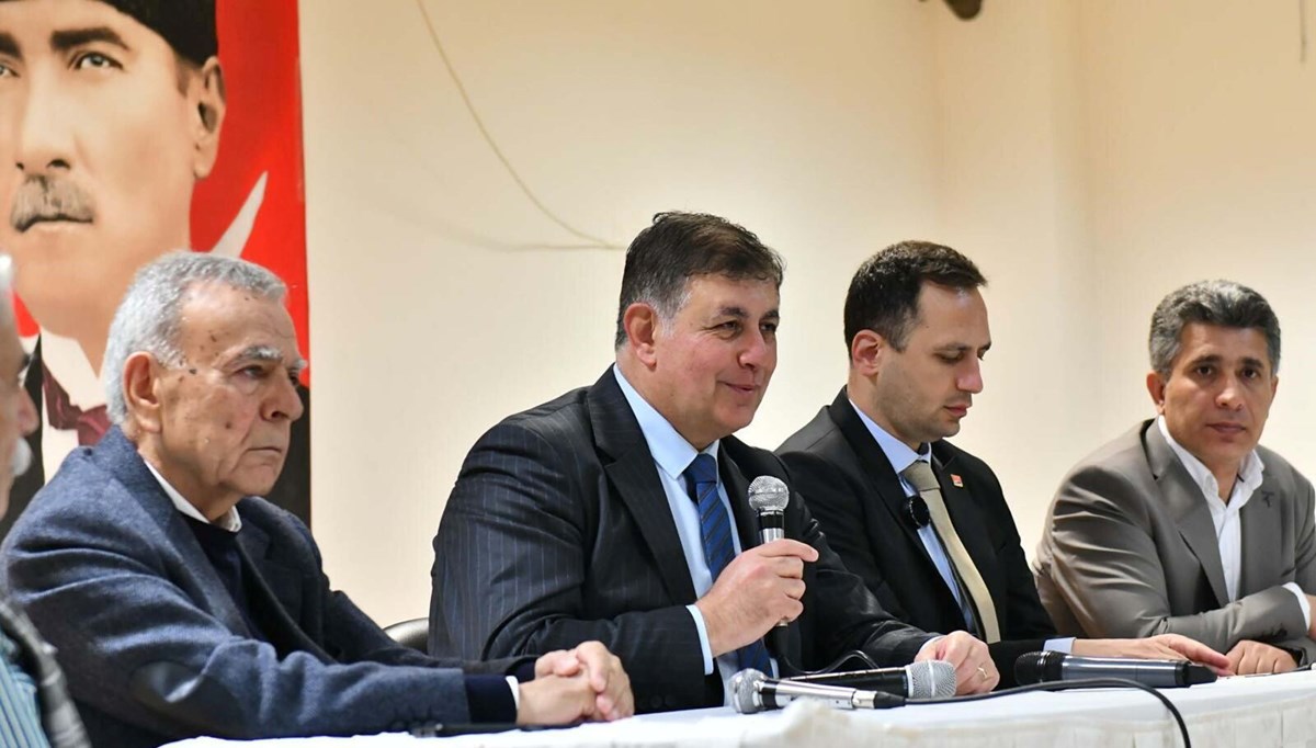 CHP’nin İzmir adayı Cemil Tugay’dan su fiyatlarında indirim vaadi CHP’nin İzmir adayı Cemil Tugay’dan su fiyatlarında indirim vaadi