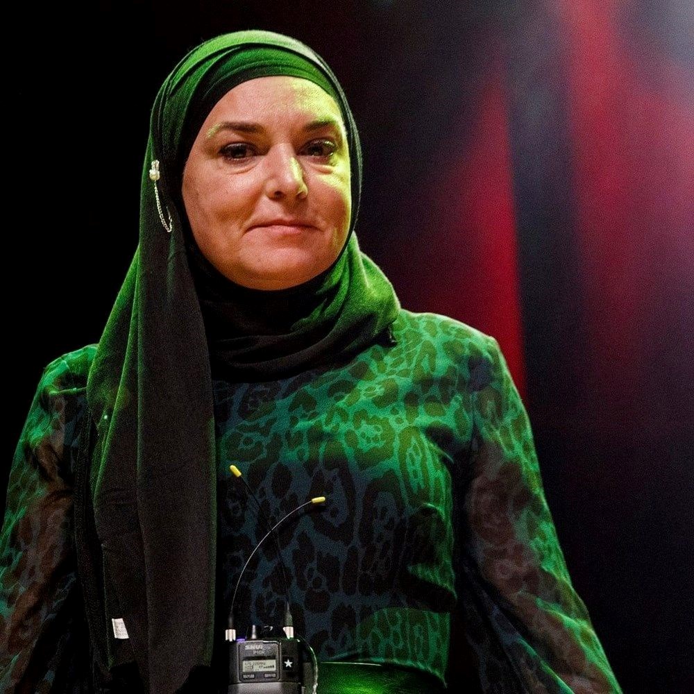 İrlandalı ünlü şarkıcı Sinead O'Connor son yolculuğuna uğurlandı - 5