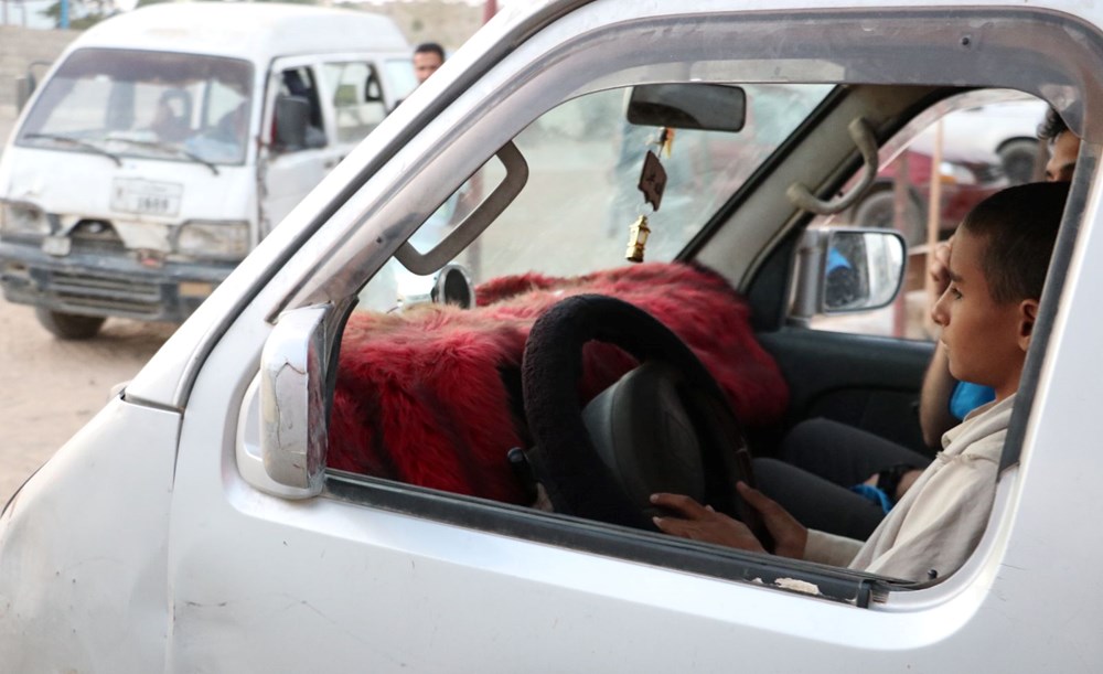 Yemen'in Kayıp Çocukluğu: İç Savaşın Sürüklediği Minik Sürücüler 80