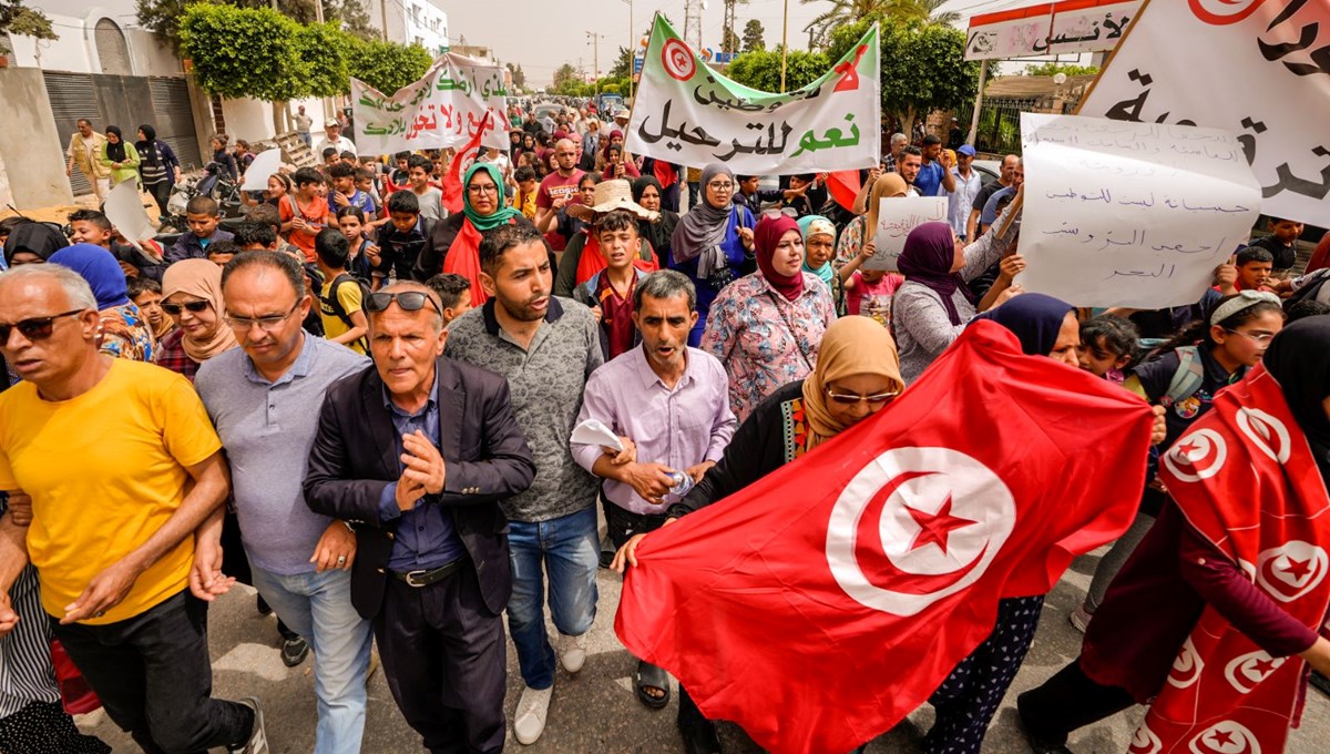 Tunus'ta yasadışı göçmen sorunu protesto edildi Tunus'ta yasadışı göçmen sorunu protesto edildi