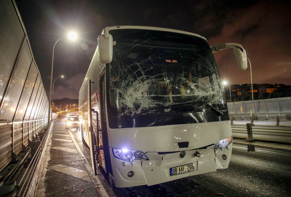 Haliç Köprüsü'nde zincirleme otobüs kazası - 2