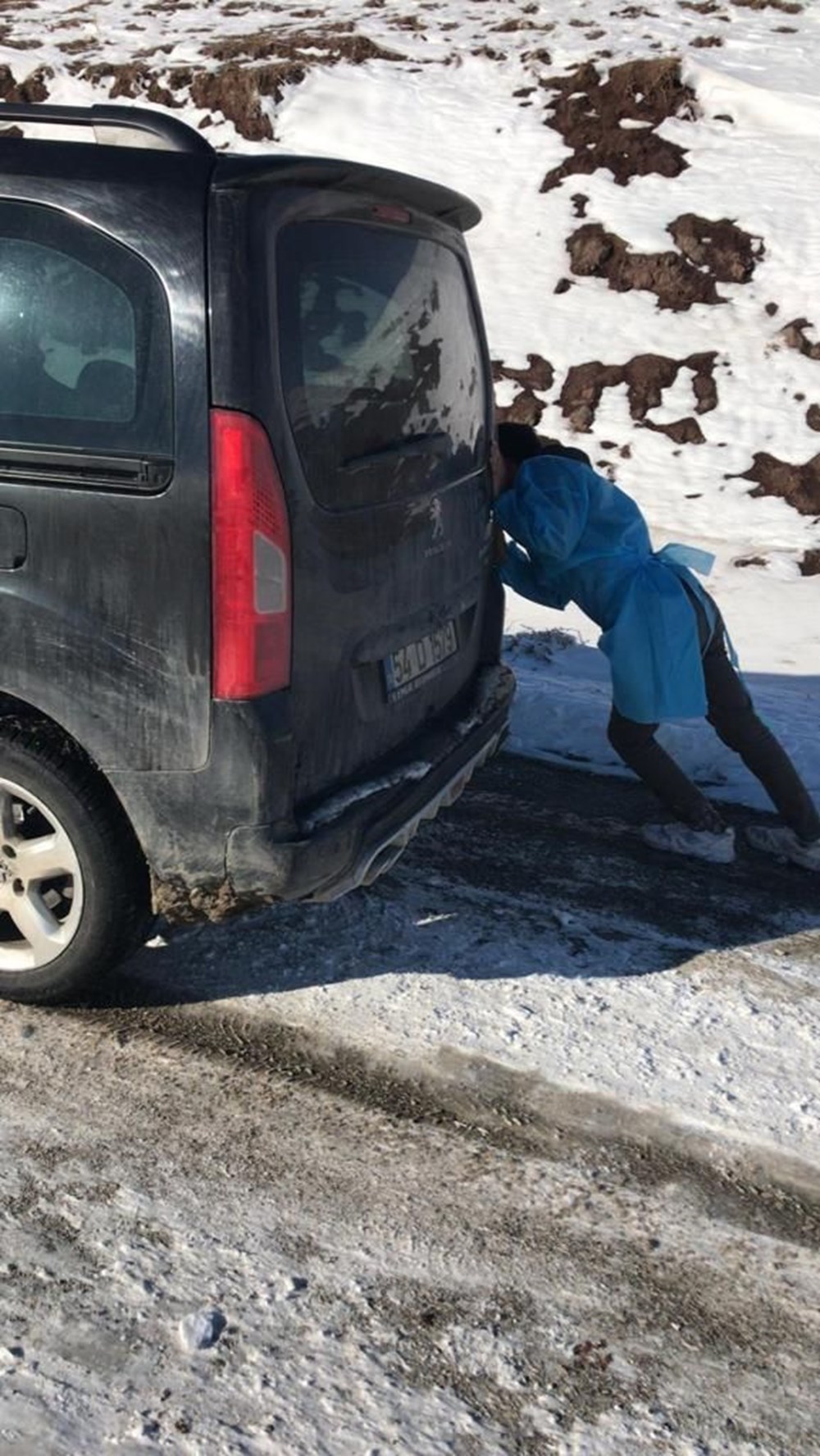 Ağrı'da filyasyon ekipleri karlı yolları aşıp, aşı yapıyorlar - 5