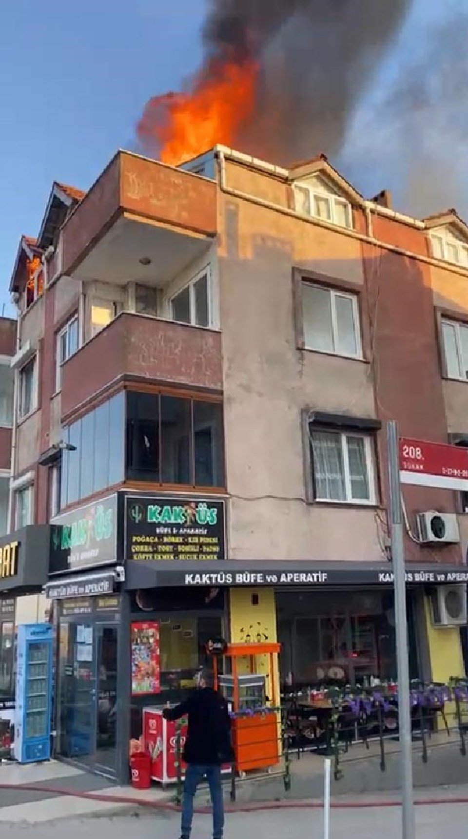 Mangal yaparken çatıyı yaktı - 2