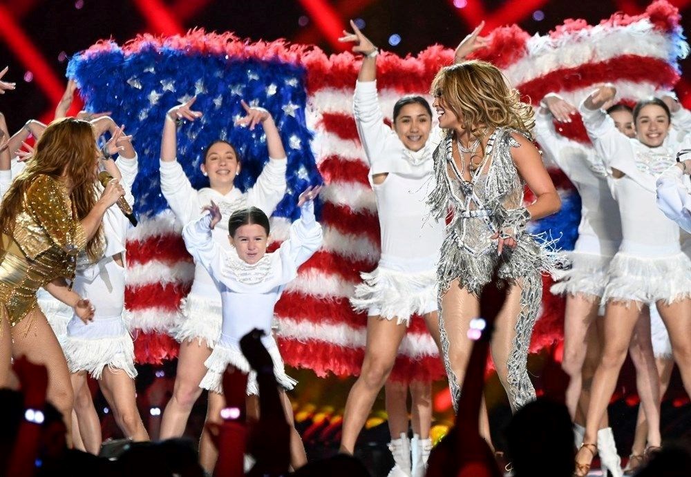 Kızı Emme ile sahneye çıkan Jennifer Lopez, 36 milyon dolar bağış topladı - 10