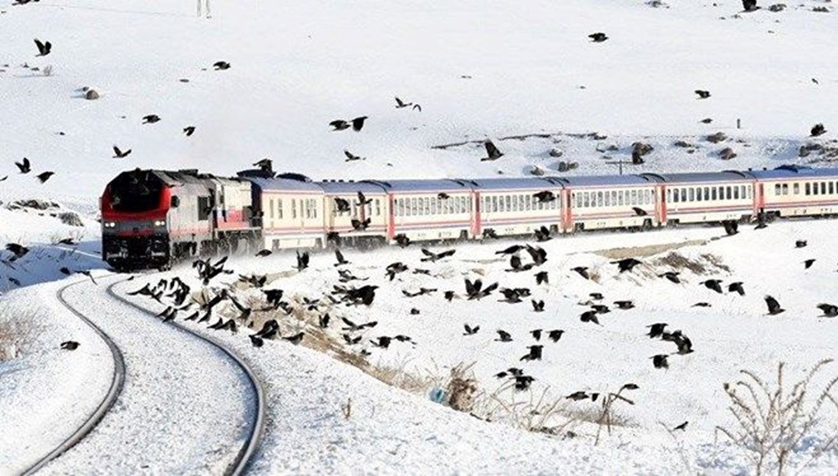 Turistik Doğu Ekspresi, 21 ay sonra seferlerine başladı Turistik Doğu Ekspresi, 21 ay sonra seferlerine başladı