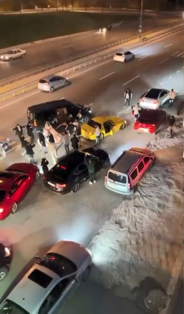 D���n magandalar� yine sahnede