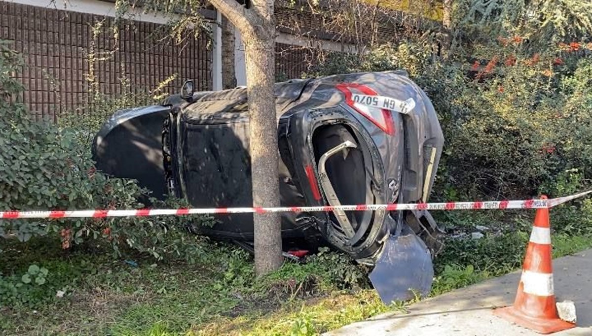 Makas atan sürücünün çarptığı araç takla attı: 6 yaralı Makas atan sürücünün çarptığı araç takla attı: 6 yaralı