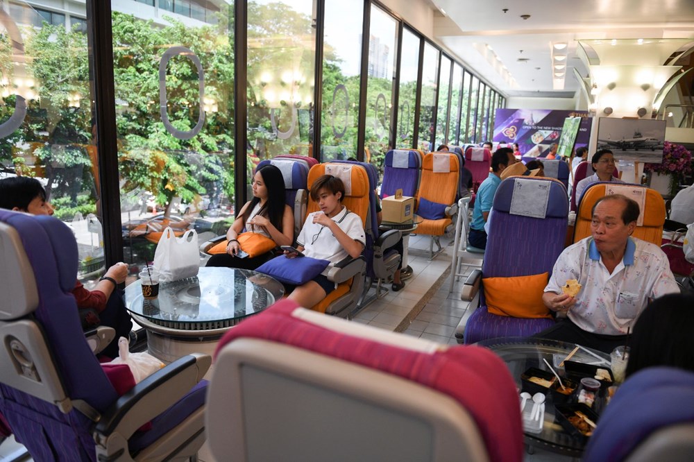 Uçak yemeklerini özleyenler için restoran açıldı - 1