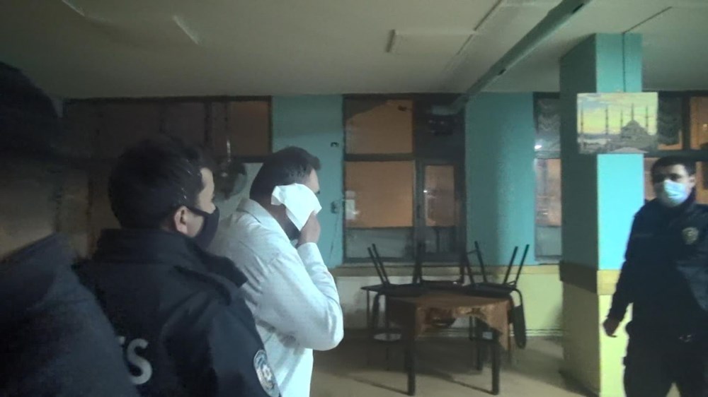 Esenyurt'ta corona baskını: Tuvalet kağıdını maske yaptı - 4