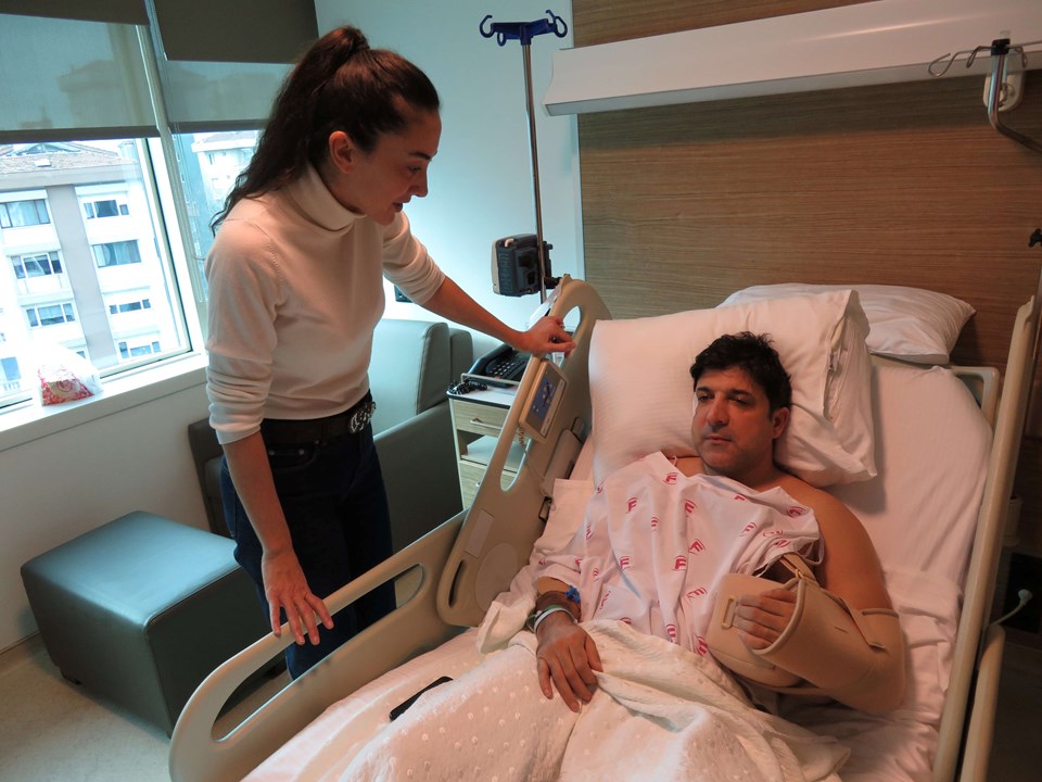 Eski futbolcu Oktay Derelioğlu ve eşine trafikte saldırı - 1