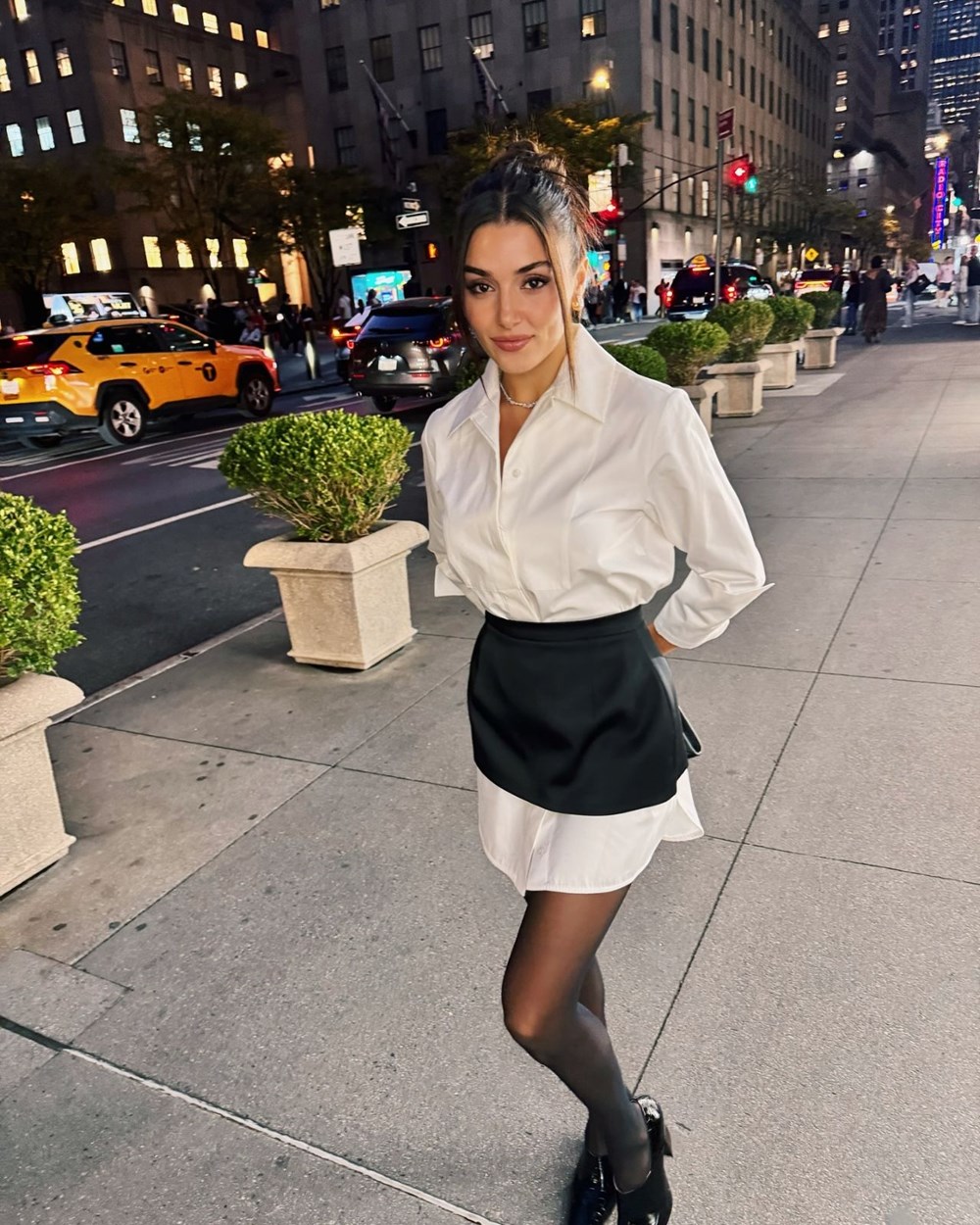 Hande Erçel'in New York stiline beğeni yağdı - 6